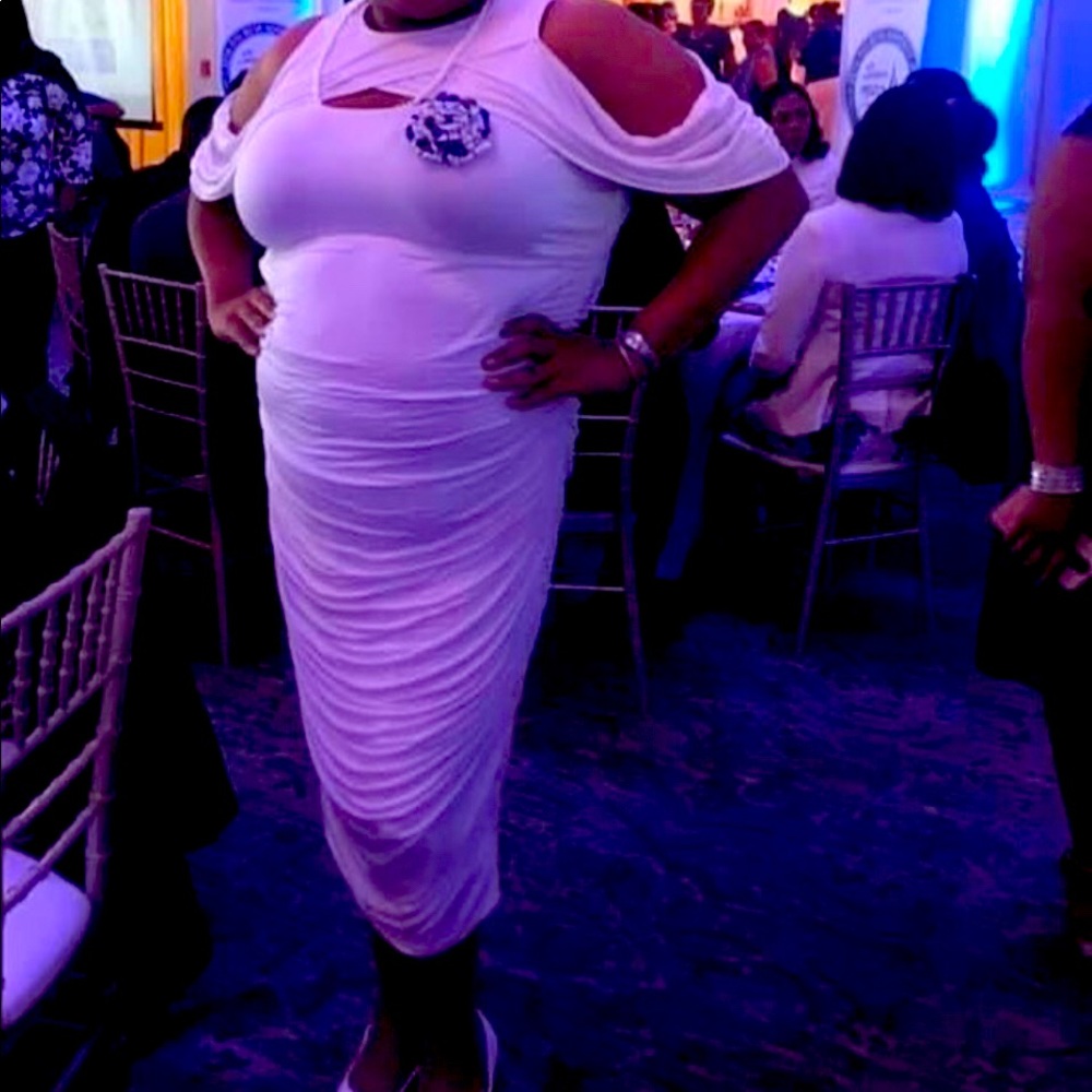 Spring/summer casual event dress in white